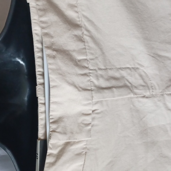 Mossimo Tan Bermuda shorts, sz 10, low rise, slim - Picture 2 of 4